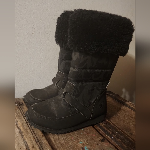 Girls size 10t Timberland boots - Picture 2 of 6